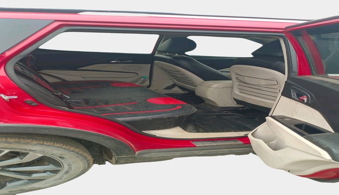 2020 Mahindra XUV300 W8 (O) 1.5 DIESEL, Diesel, Manual, 44,739 km, interior