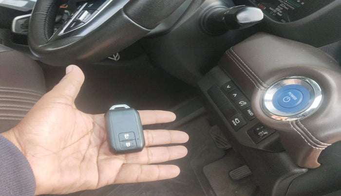 2025 Toyota URBAN CRUISER HYRYDER V HYBRID, Hybrid, Automatic, 18,189 km, interior