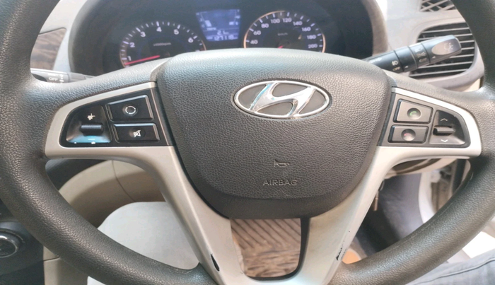 2011 Hyundai Verna FLUIDIC 1.6 VTVT EX, Petrol, Manual, 1,27,118 km, interior