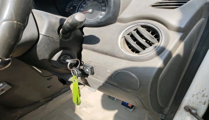 2011 Hyundai i10 MAGNA 1.2, Petrol, Manual, 94,696 km, interior