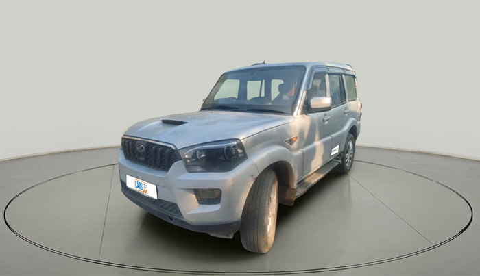 2016 Mahindra Scorpio S6 PLUS, Diesel, Manual, 13,780 km, exterior