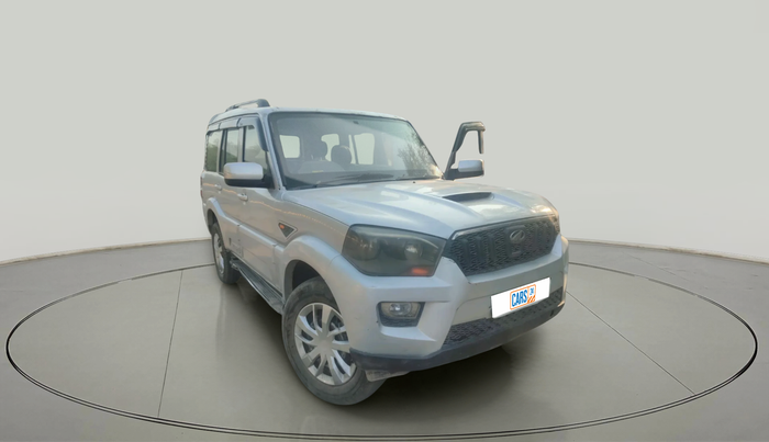 2016 Mahindra Scorpio S6 PLUS, Diesel, Manual, 13,780 km, exterior