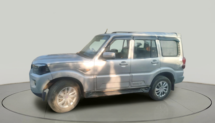 2016 Mahindra Scorpio S6 PLUS, Diesel, Manual, 13,780 km, exterior