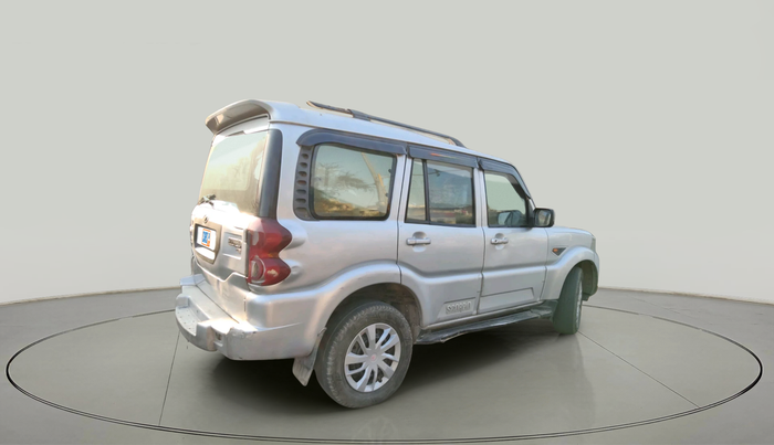 2016 Mahindra Scorpio S6 PLUS, Diesel, Manual, 13,780 km, exterior