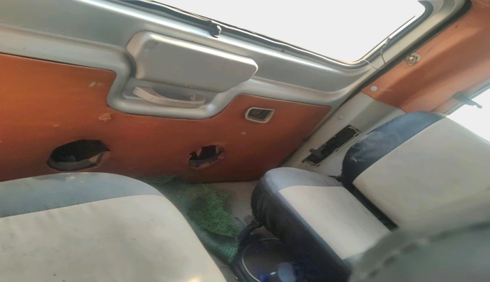 2016 Mahindra Scorpio S6 PLUS, Diesel, Manual, 13,780 km, interior