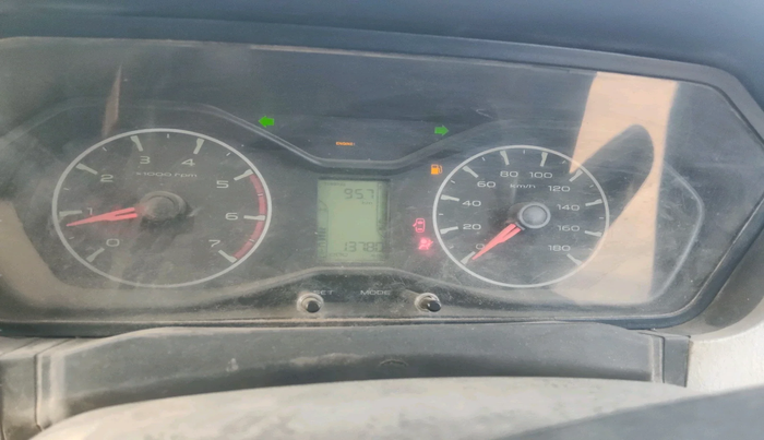 2016 Mahindra Scorpio S6 PLUS, Diesel, Manual, 13,780 km, interior