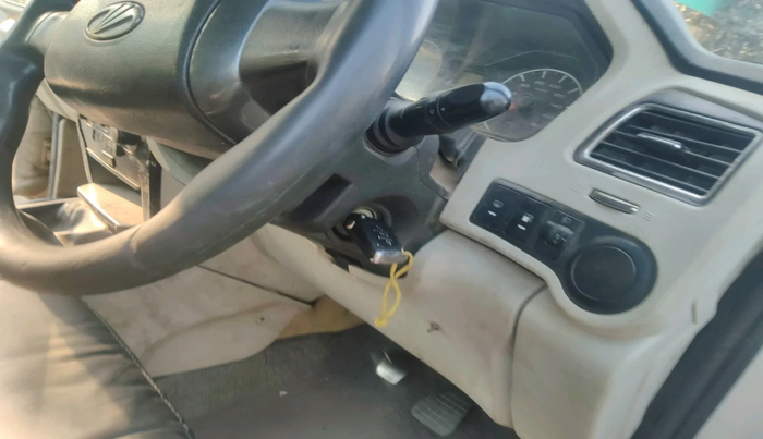 2016 Mahindra Scorpio S6 PLUS, Diesel, Manual, 13,780 km, interior