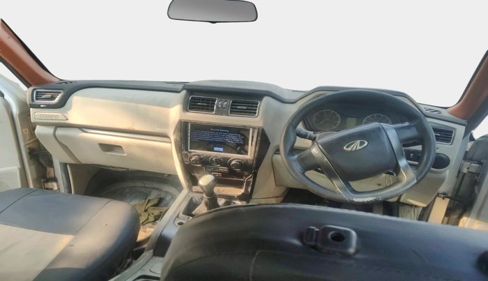 2016 Mahindra Scorpio S6 PLUS, Diesel, Manual, 13,780 km, interior