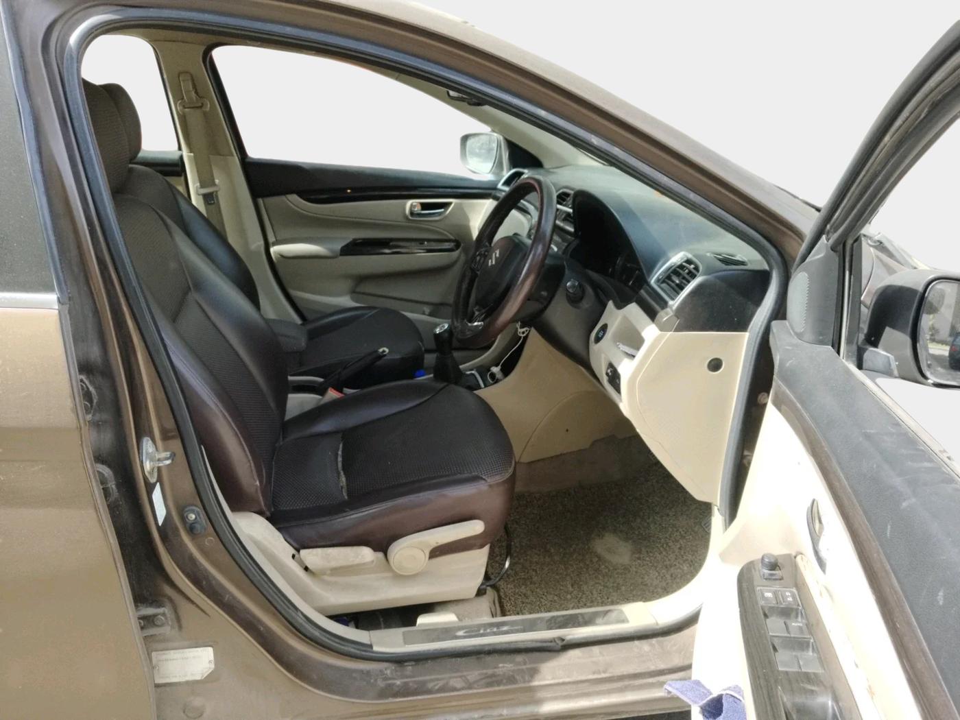 2015 Maruti Ciaz ZXI, CNG, Manual, 1,19,655 km, interior