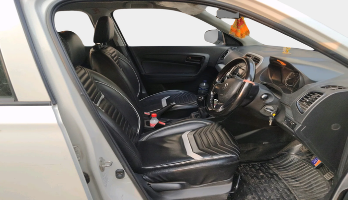 2020 Maruti Vitara Brezza LXI, Petrol, Manual, 65,896 km, interior