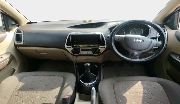 2011 Hyundai i20 MAGNA 1.2, Petrol, Manual, 1,25,895 km, interior