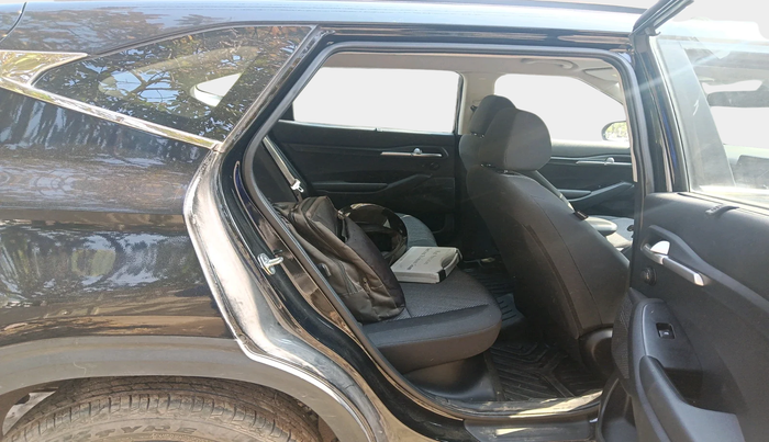 2024 KIA SELTOS  HTE 1.5 PETROL MT, Petrol, Manual, 8,127 km, interior