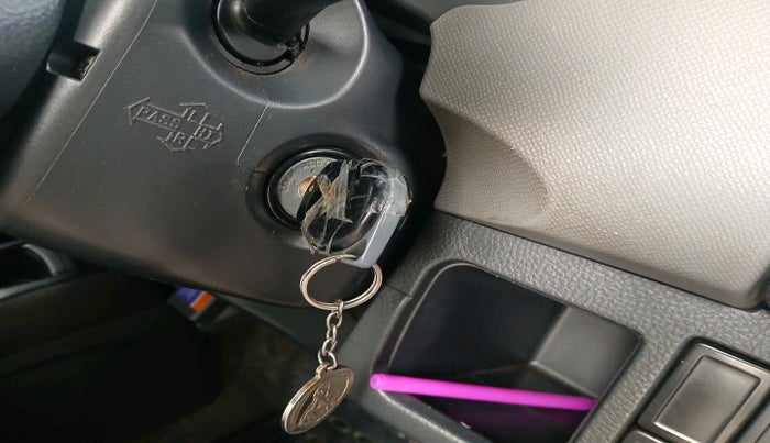 2011 Maruti Wagon R 1.0 VXI, Petrol, Manual, 37,395 km, interior