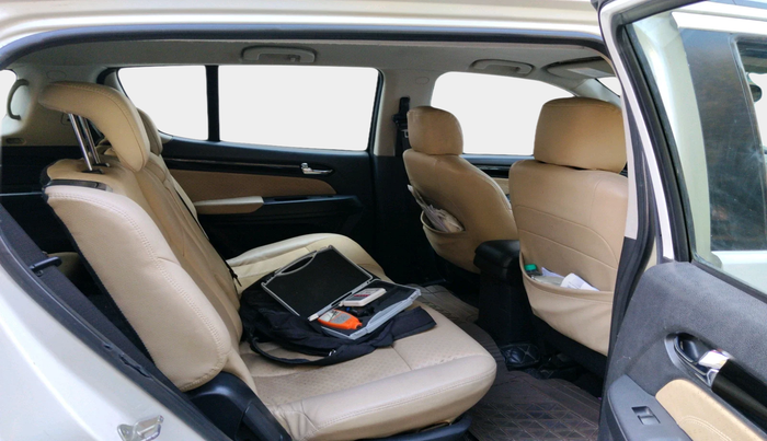 2017 ISUZU MU-X 4x2 AT, Diesel, Automatic, 1,98,239 km, interior