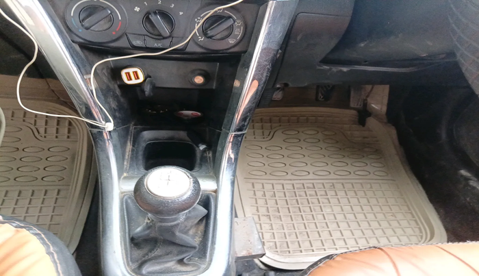 2012 Maruti Swift VXI, Petrol, Manual, 71,680 km, interior