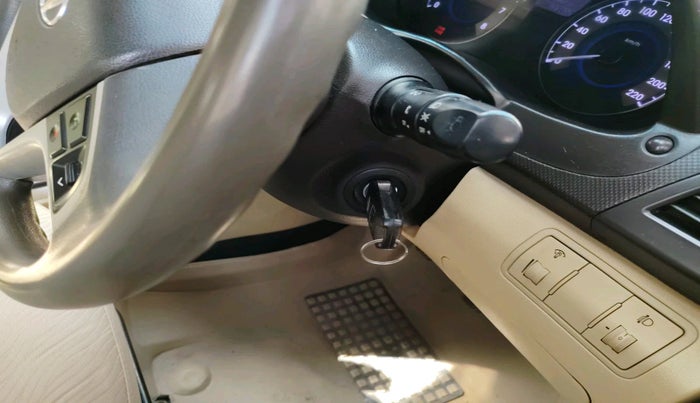 2012 Hyundai Verna FLUIDIC 1.6 VTVT SX, Petrol, Manual, 59,170 km, interior