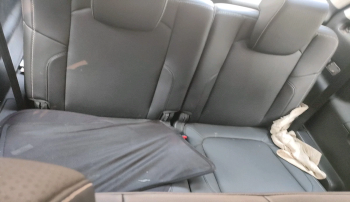 2018 Tata Hexa XTA 4X2 7 STR, Diesel, Automatic, 79,469 km, interior