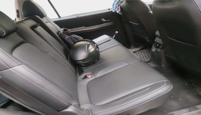 2018 Tata Hexa XTA 4X2 7 STR, Diesel, Automatic, 79,469 km, interior