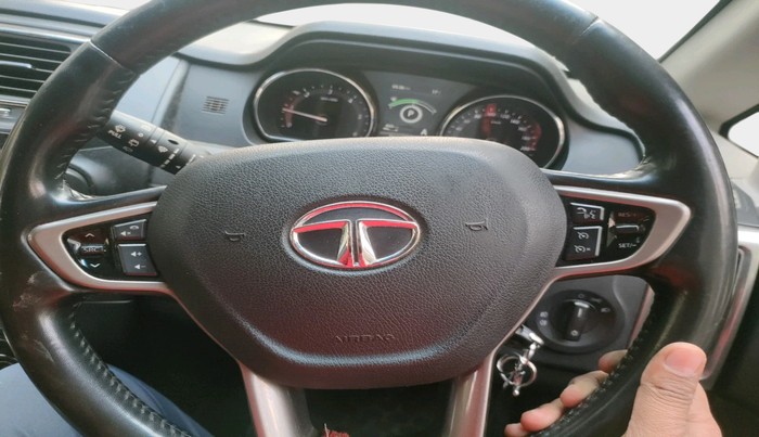 2018 Tata Hexa XTA 4X2 7 STR, Diesel, Automatic, 79,469 km, interior