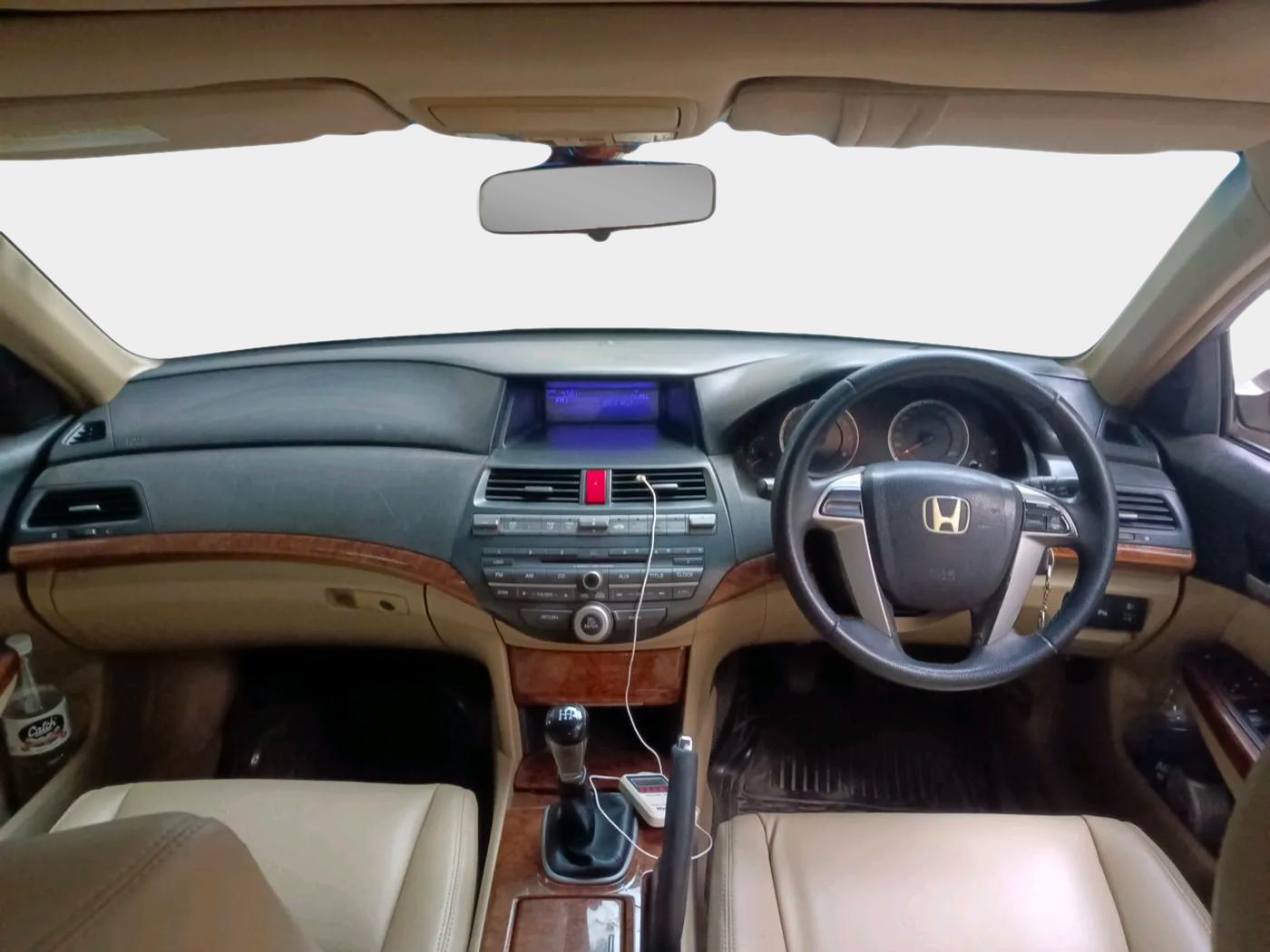 2012 Honda Accord 2.4L I-VTEC MT, Petrol, Manual, 85,290 km, interior