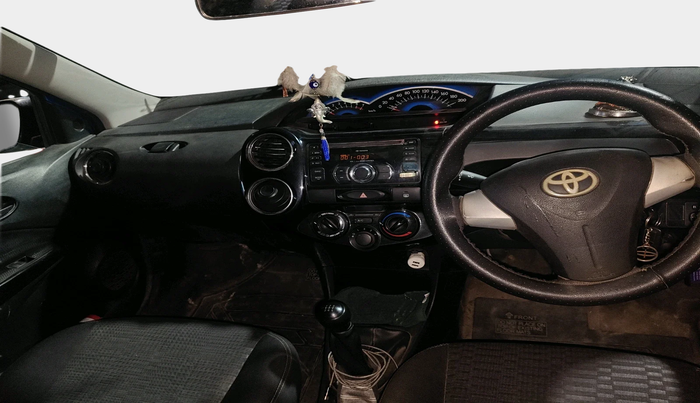 2014 Toyota Etios CROSS 1.2 G, Petrol, Manual, 81,531 km, interior