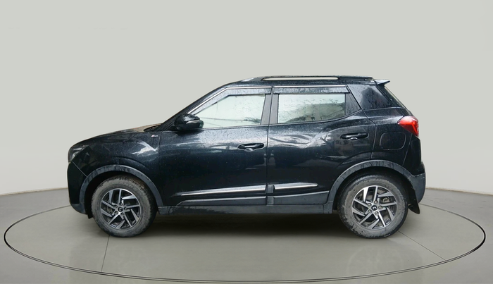 2023 Mahindra XUV300 W8 (O) 1.2 PETROL, Petrol, Manual, 20,964 km, exterior