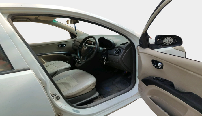 2011 Hyundai i10 MAGNA 1.1, Petrol, Manual, 83,457 km, interior