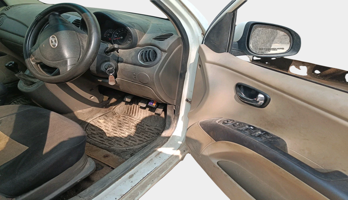 2011 Hyundai i10 MAGNA 1.2, Petrol, Manual, 82,072 km, interior