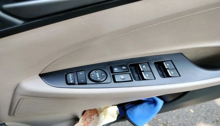 2018 Hyundai Tucson 2WD AT GL DIESEL
, Diesel, Automatic, 1,12,377 km, interior