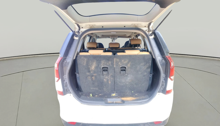 2021 Mahindra XUV500 W9, Diesel, Manual, 88,579 km, exterior