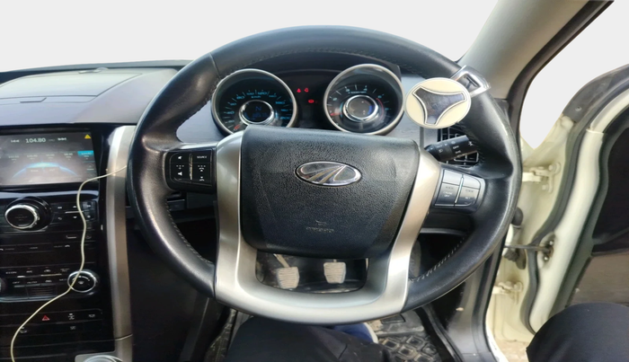 2021 Mahindra XUV500 W9, Diesel, Manual, 88,579 km, interior