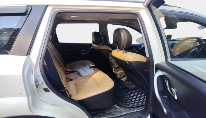 2021 Mahindra XUV500 W9, Diesel, Manual, 88,579 km, interior