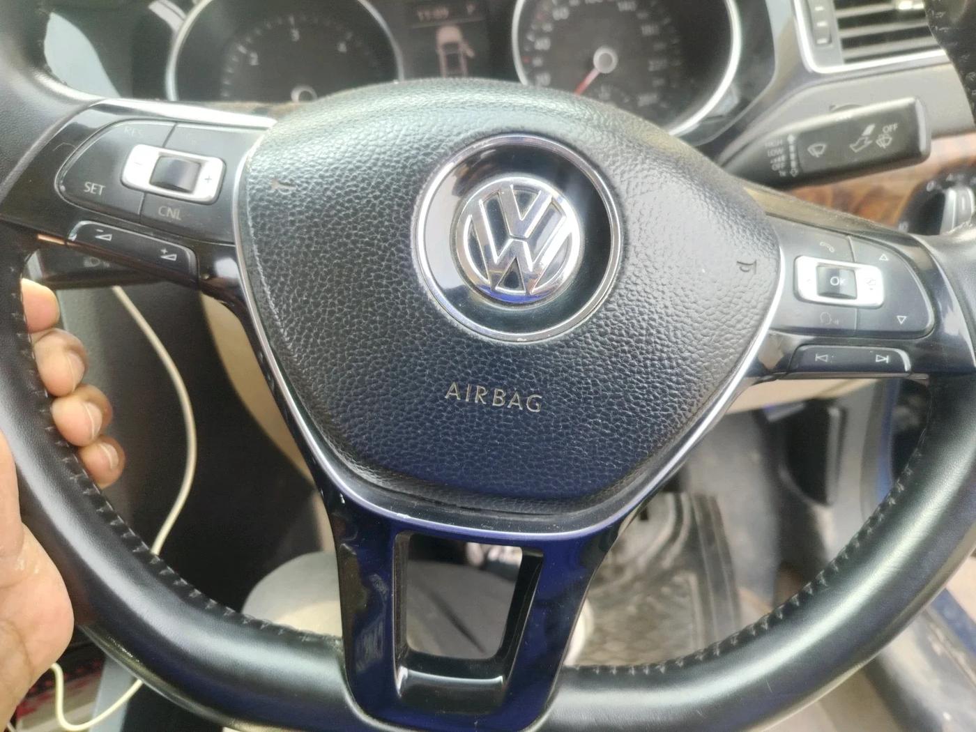2016 Volkswagen Jetta HIGHLINE TDI AT, Diesel, Automatic, 1,87,313 km, interior