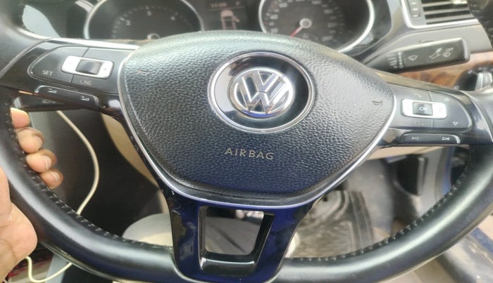 2016 Volkswagen Jetta HIGHLINE TDI AT, Diesel, Automatic, 1,87,313 km, interior
