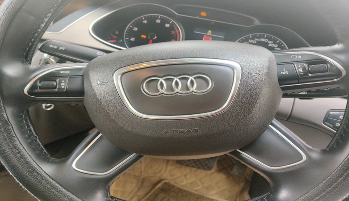 2013 Audi A4 1.8 TFSI, Petrol, Automatic, 1,26,070 km, interior