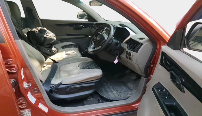 2016 Mahindra Kuv100 K8 6 STR, Petrol, Manual, 66,658 km, interior