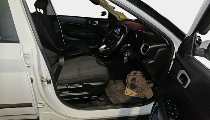 2022 Hyundai VENUE S+ 1.2, Petrol, Manual, 19,137 km, interior