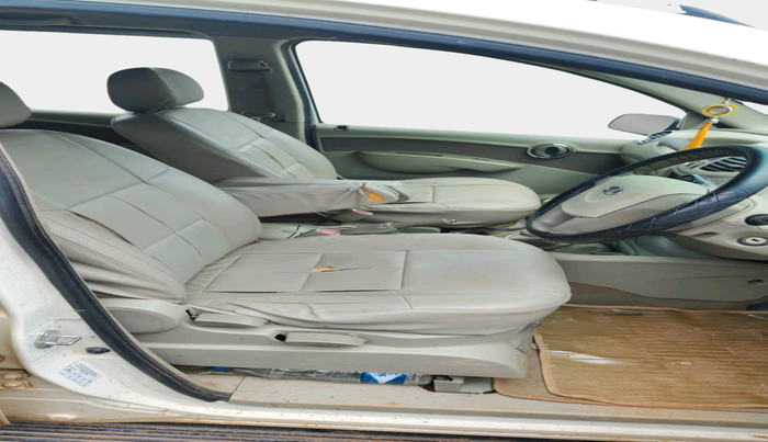 2013 Mahindra Quanto C6, Diesel, Manual, 87,732 km, interior