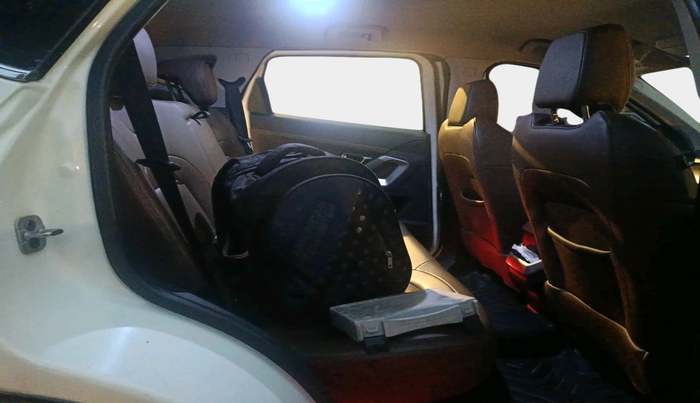 2019 Tata Harrier XZ 2.0L, Diesel, Manual, 1,21,202 km, interior