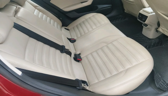 2023 Volkswagen VIRTUS HIGHLINE TSI 1.0 AT, Petrol, Automatic, 27,141 km, interior