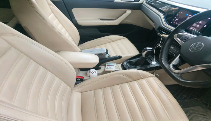 2023 Volkswagen VIRTUS HIGHLINE TSI 1.0 AT, Petrol, Automatic, 27,141 km, interior