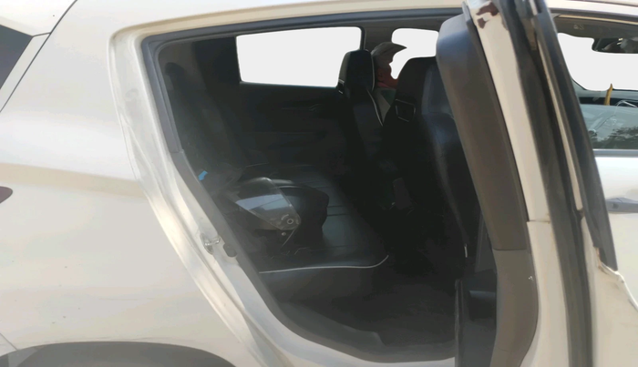 2018 Mahindra Kuv100 K2 TRIP CNG, CNG, Manual, 1,00,397 km, interior