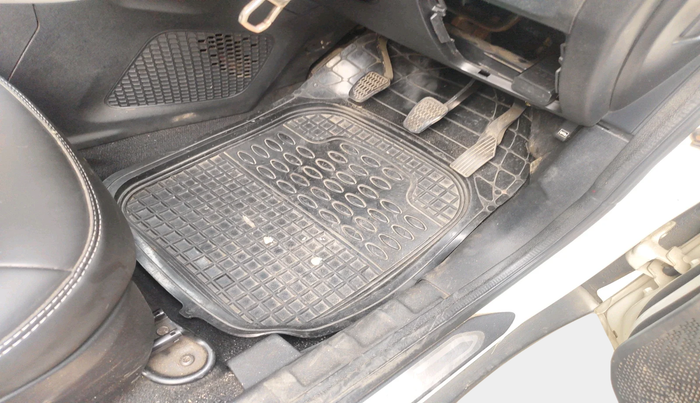 2020 Tata NEXON XM PETROL, Petrol, Manual, 57,413 km, interior