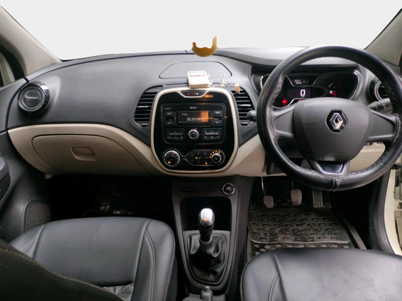 2018 Renault Captur RXE PETROL, Petrol, Manual, 30,337 km, interior