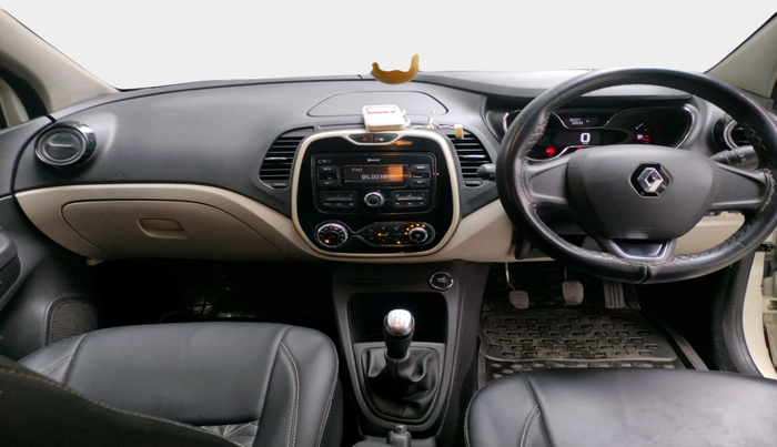 2018 Renault Captur RXE PETROL, Petrol, Manual, 30,337 km, interior