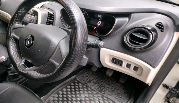 2018 Renault Captur RXE PETROL, Petrol, Manual, 30,337 km, interior