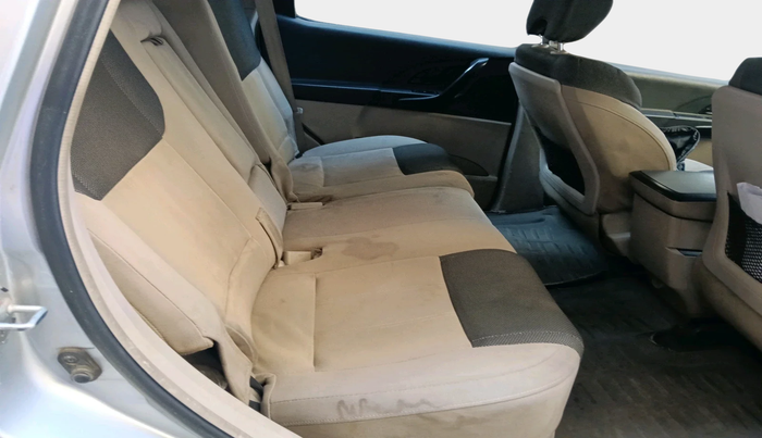 2016 Mahindra XUV500 W4 1.99, Diesel, Manual, 62,255 km, interior