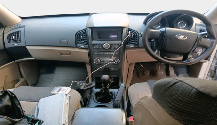 2016 Mahindra XUV500 W4 1.99, Diesel, Manual, 62,255 km, interior