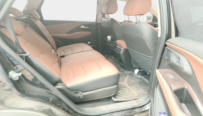 2024 MG HECTOR PLUS SHARP PRO 1.5 PETROL TURBO CVT 7 STR, Petrol, Automatic, 24,821 km, interior