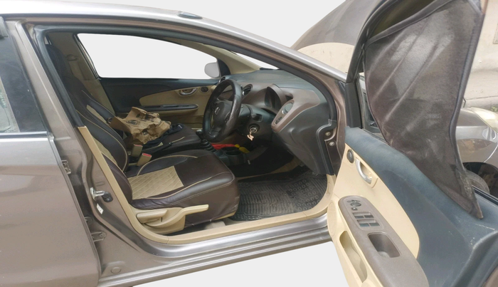 2014 Honda Brio VX MT, Petrol, Manual, 99,571 km, interior